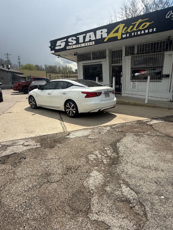 2017 Nissan Maxima Image 5