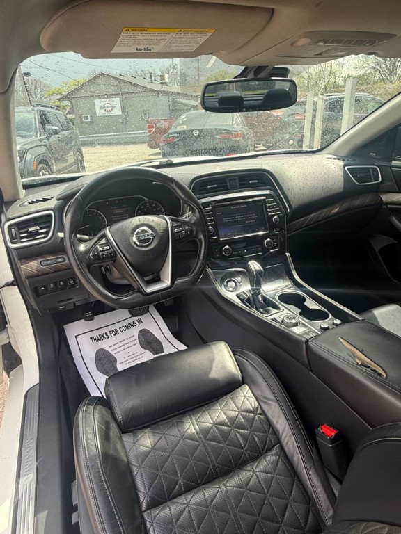 2017 Nissan Maxima Image 11