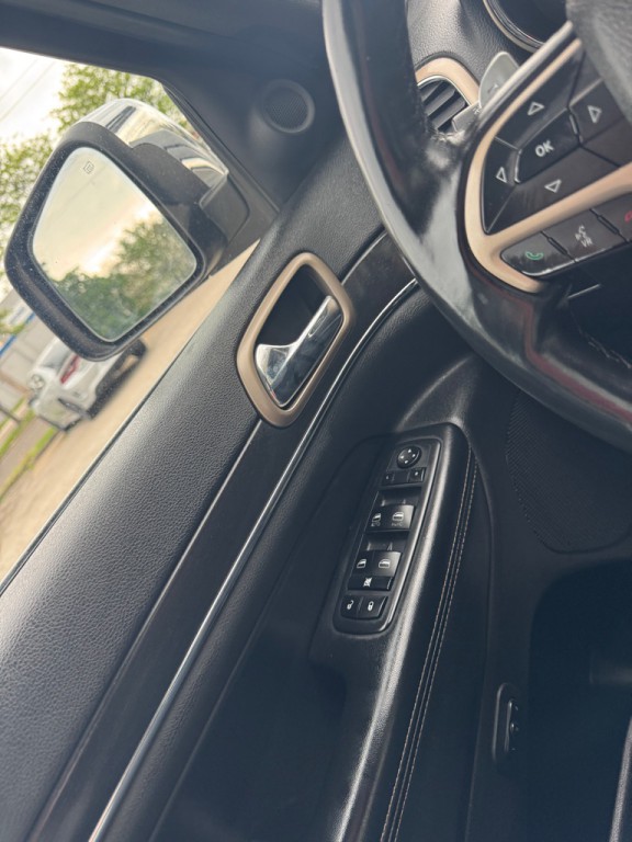 2015 Jeep Grand Cherokee Image 23