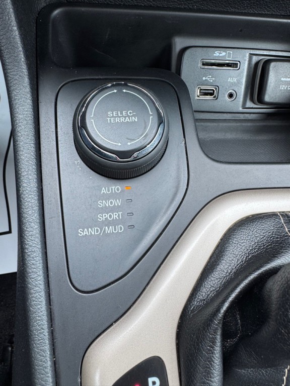 2016 Jeep Cherokee Image 19