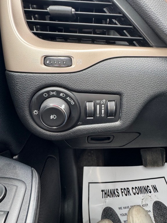 2016 Jeep Cherokee Image 23