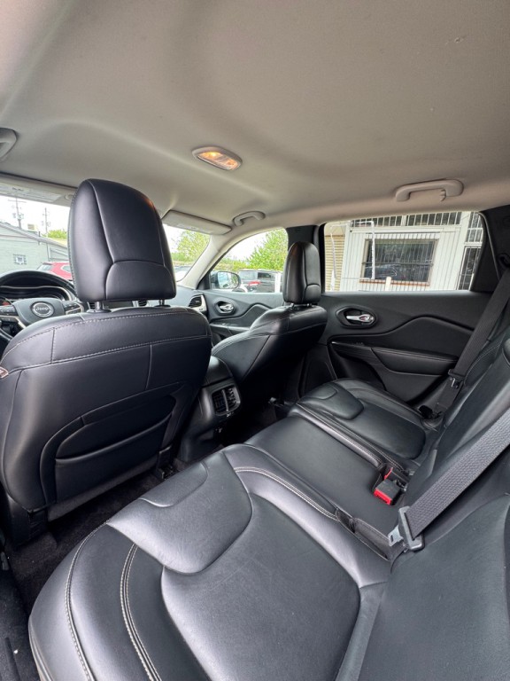 2016 Jeep Cherokee Image 27
