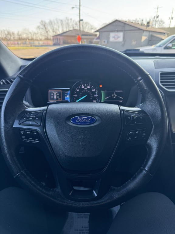 2017 Ford Explorer Image 12