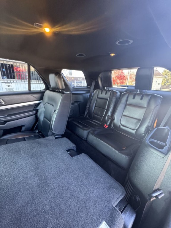 2017 Ford Explorer Image 23