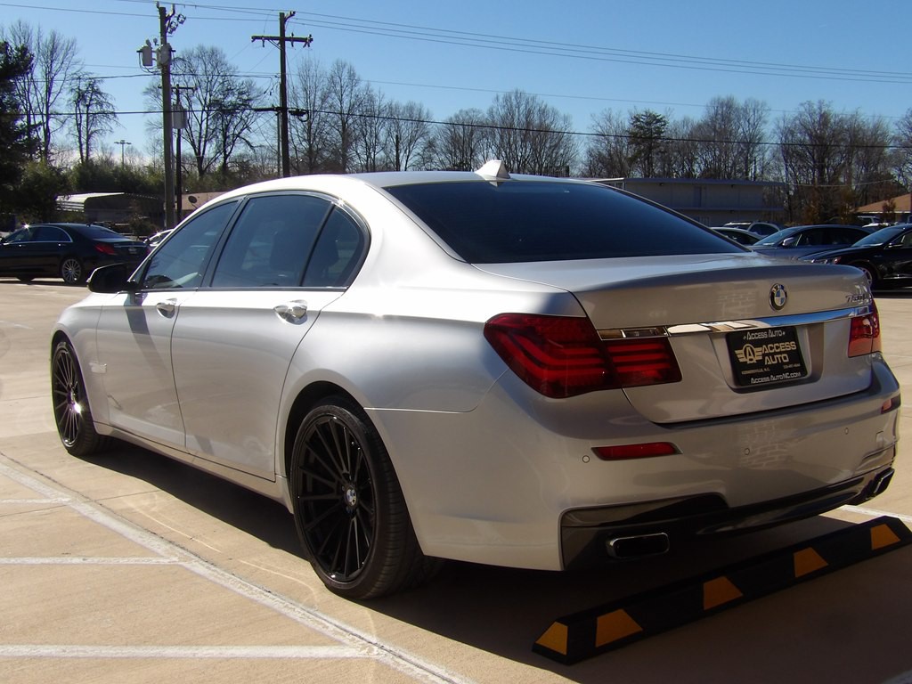 2015 BMW 7 Series Image 3