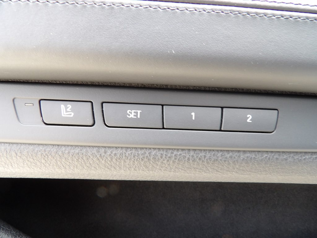 2015 BMW 7 Series Image 11