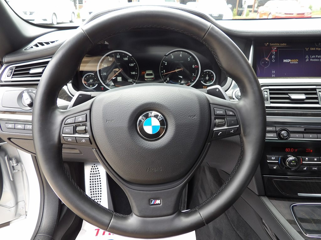 2015 BMW 7 Series Image 16