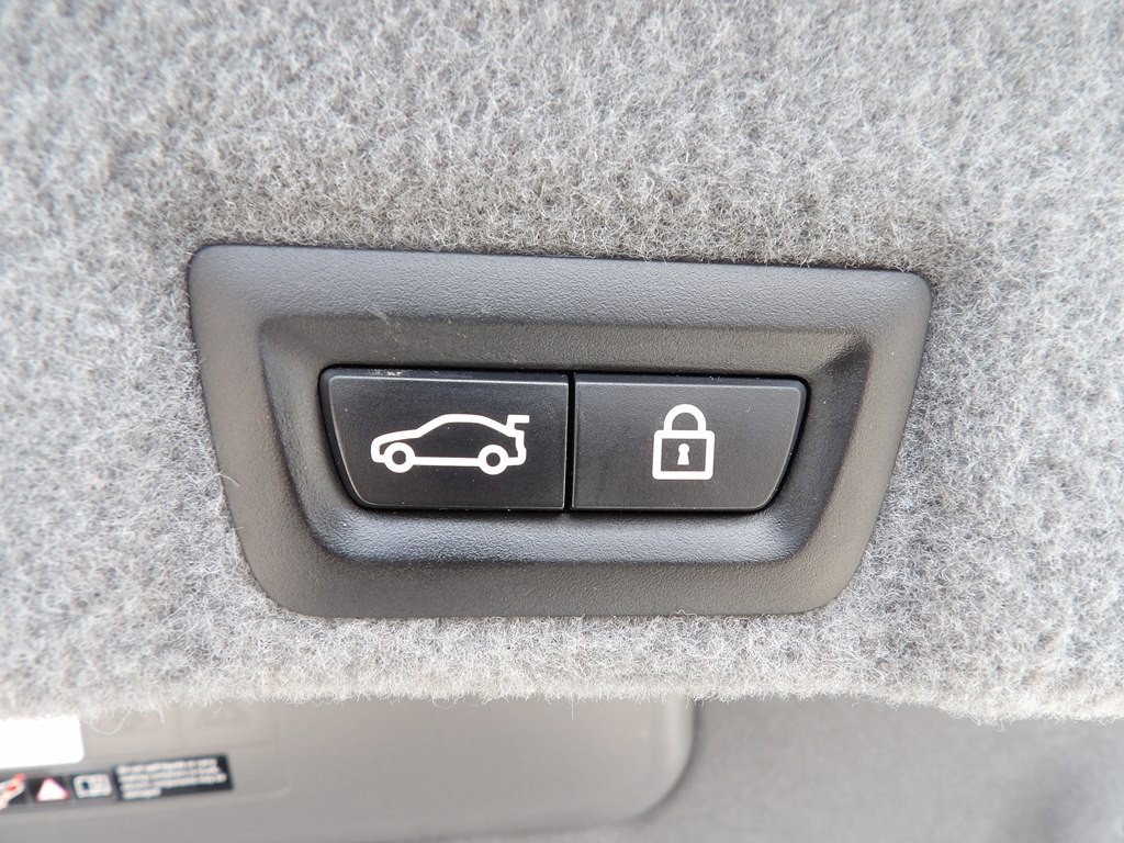 2015 BMW 7 Series Image 31