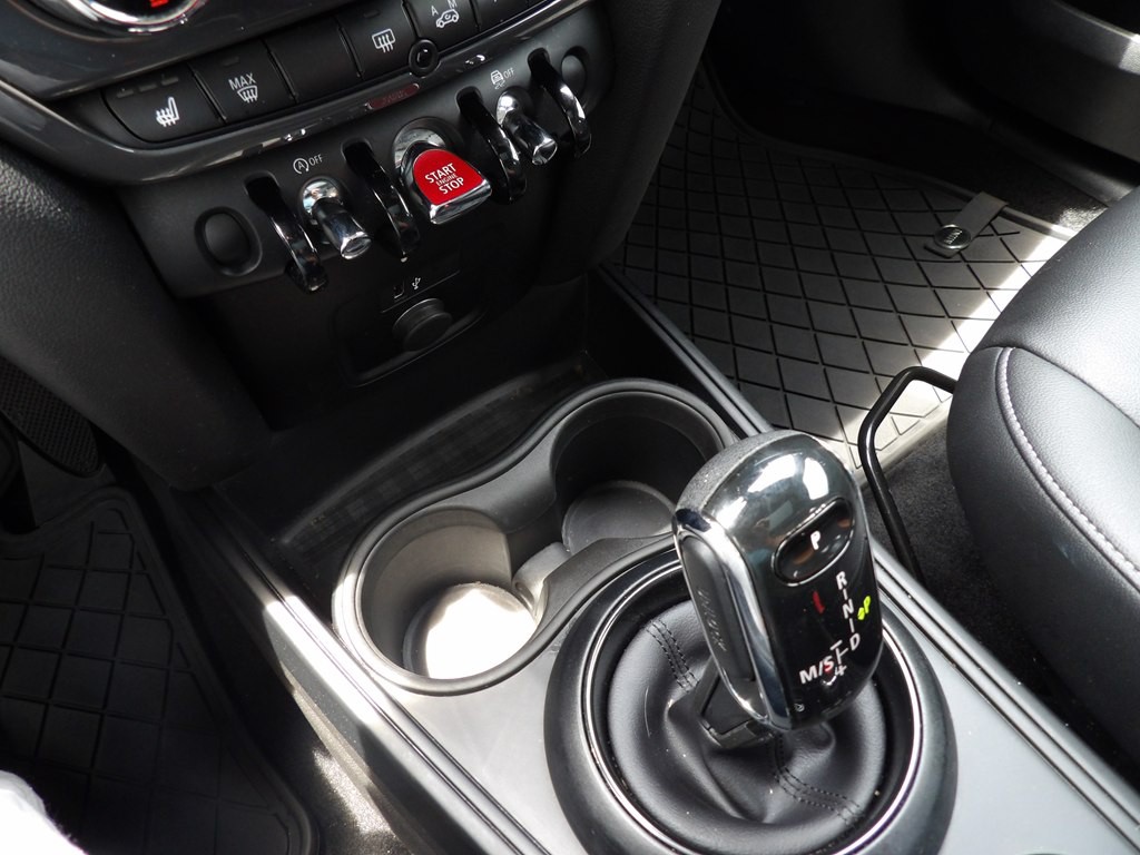 2021 MINI Cooper Image 24
