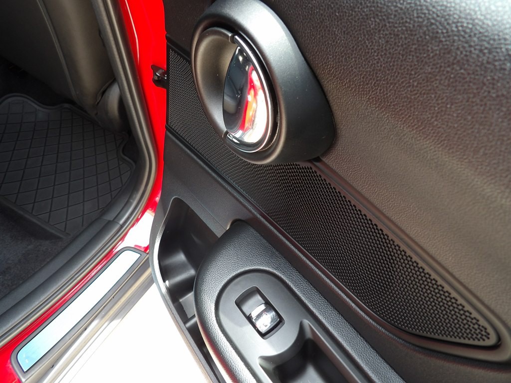 2021 MINI Cooper Image 32