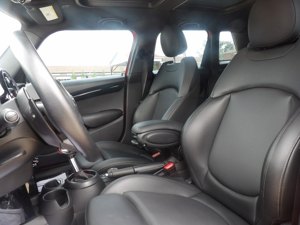 2019 MINI Cooper Image 13