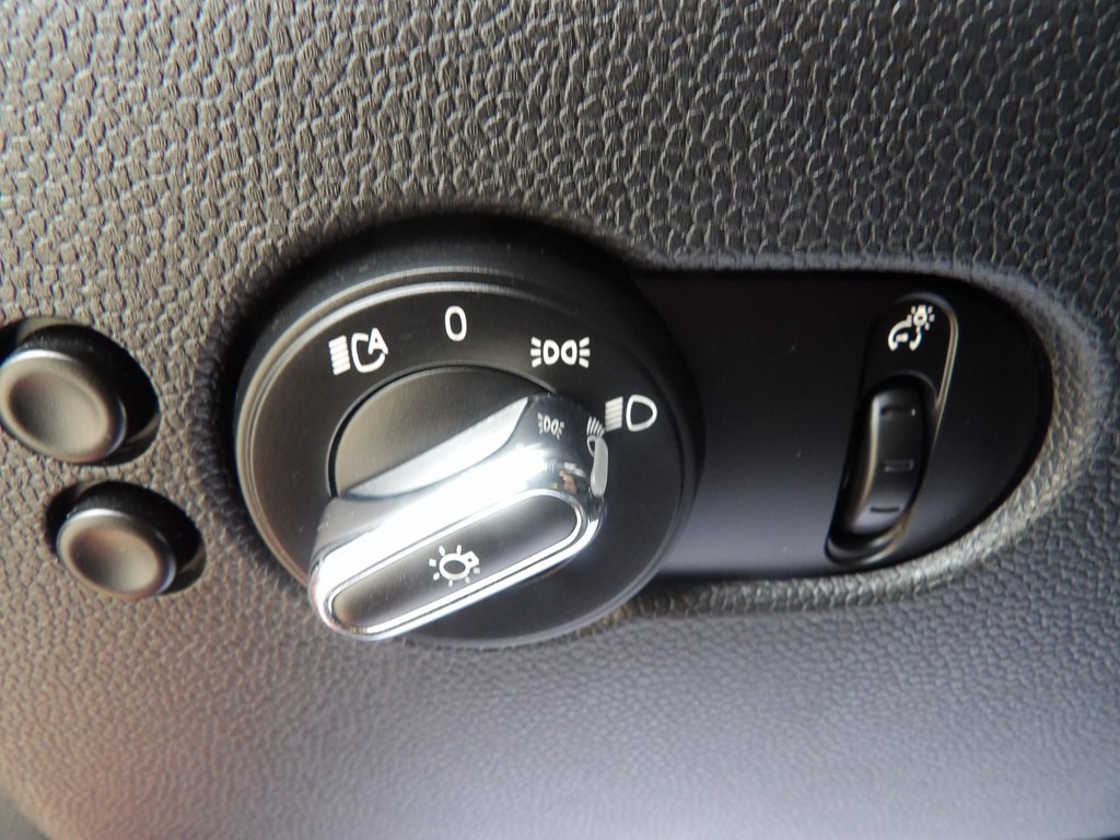 2019 MINI Cooper Image 14
