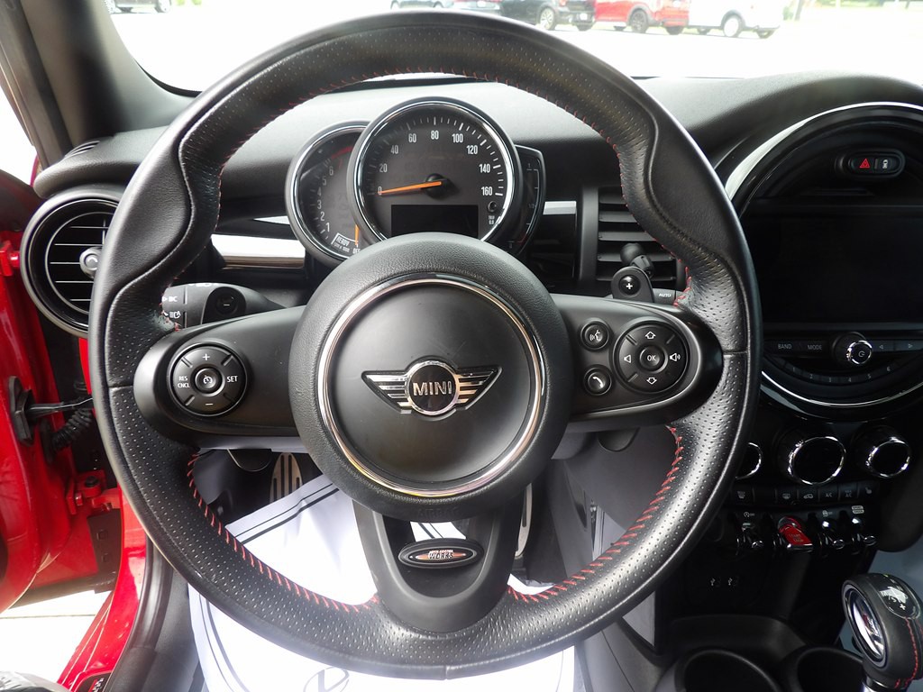 2019 MINI Cooper Image 15