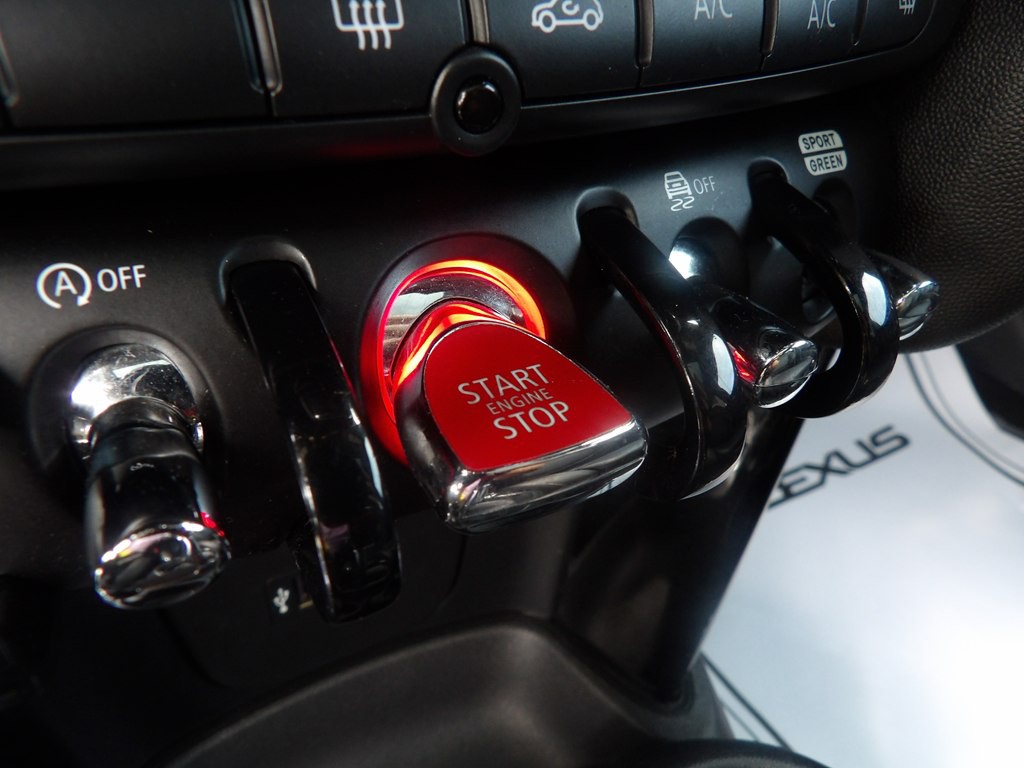 2019 MINI Cooper Image 19