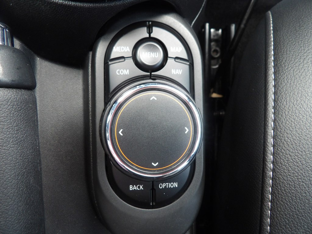 2019 MINI Cooper Image 28