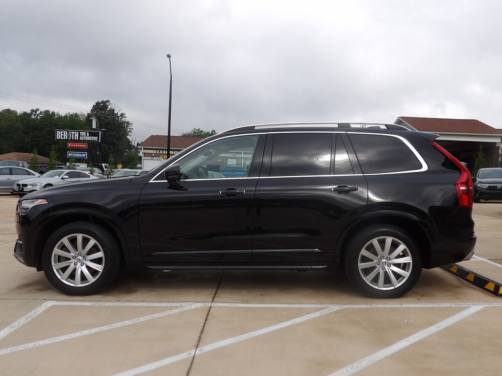 2017 Volvo XC90 Image 2