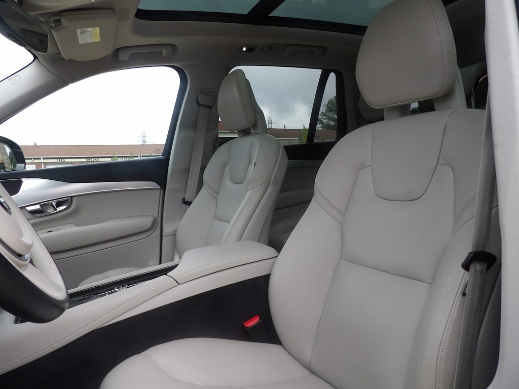 2017 Volvo XC90 Image 12