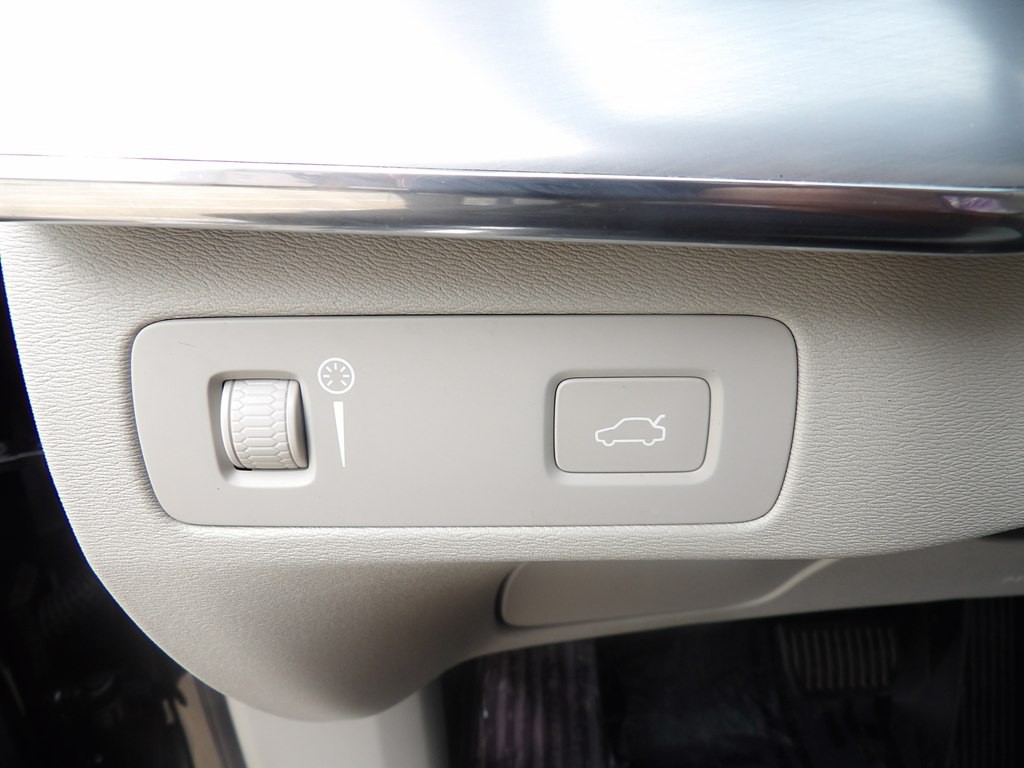 2017 Volvo XC90 Image 13