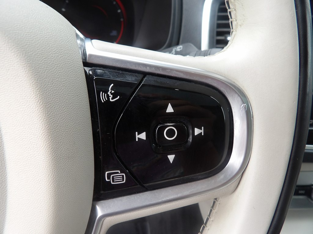 2017 Volvo XC90 Image 15