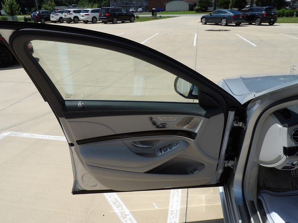 2015 Mercedes-Benz S-Class Image 9