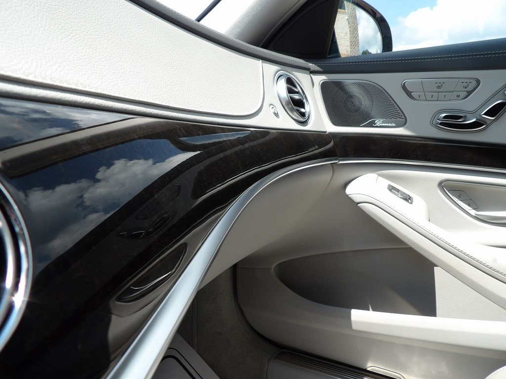 2015 Mercedes-Benz S-Class Image 25