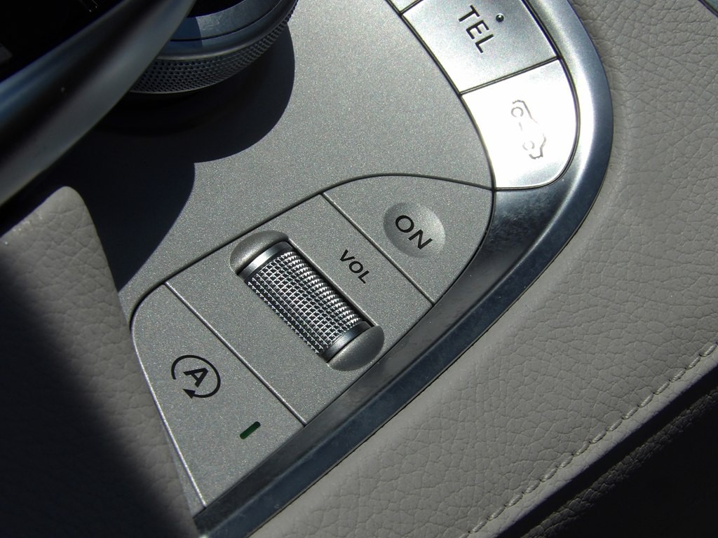 2015 Mercedes-Benz S-Class Image 33