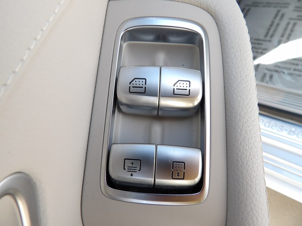 2015 Mercedes-Benz S-Class Image 38