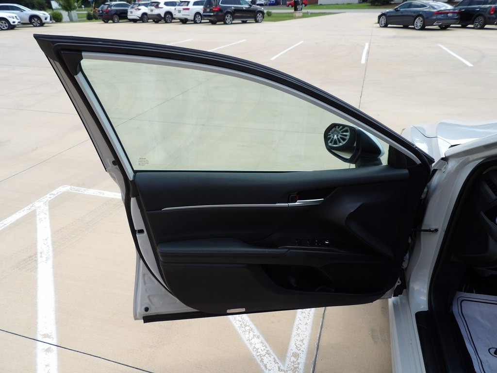 2023 Toyota Camry Image 9