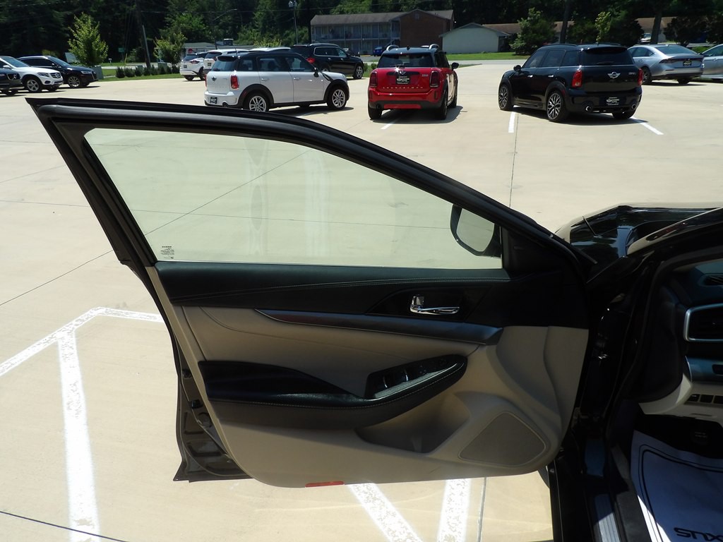 2023 Nissan Maxima Image 9