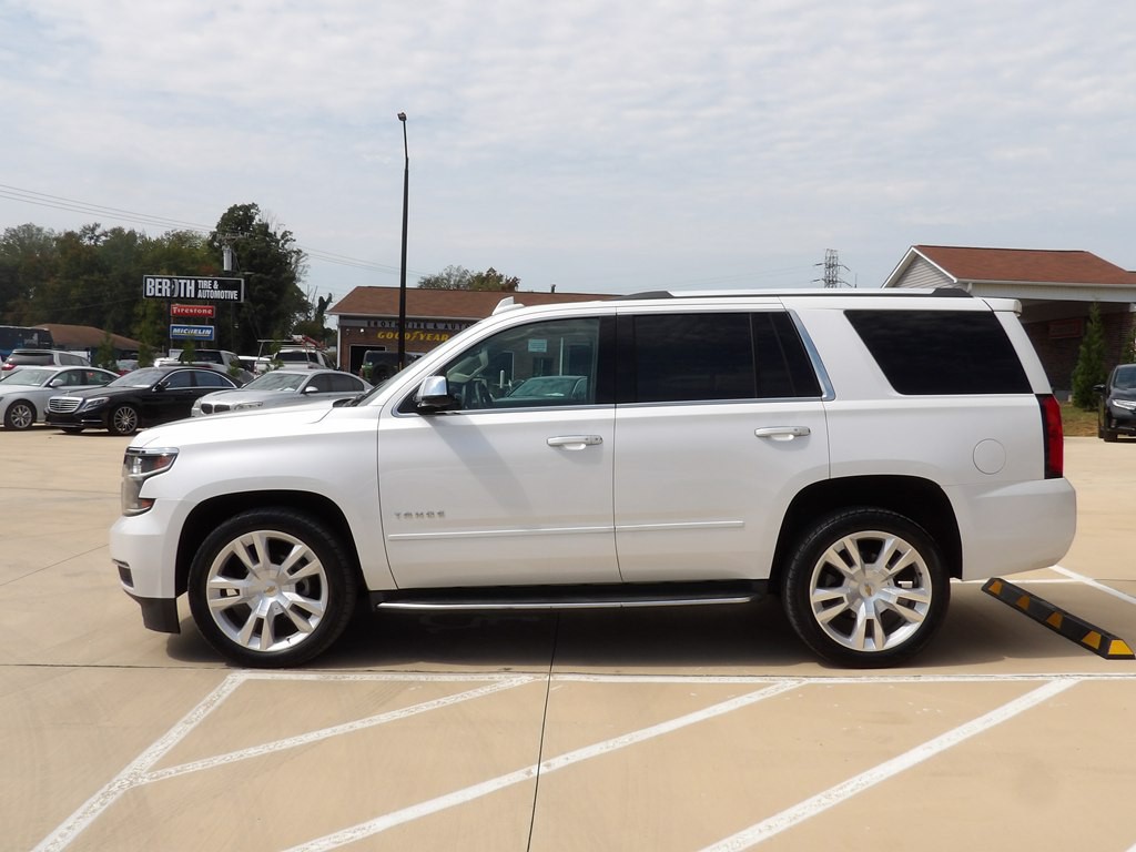 2017 Chevrolet Tahoe Image 2