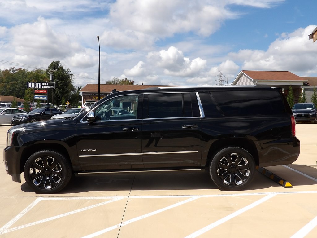 2019 GMC Yukon Image 2