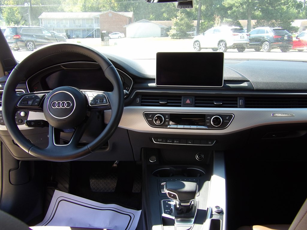 2017 Audi A4 Image 17
