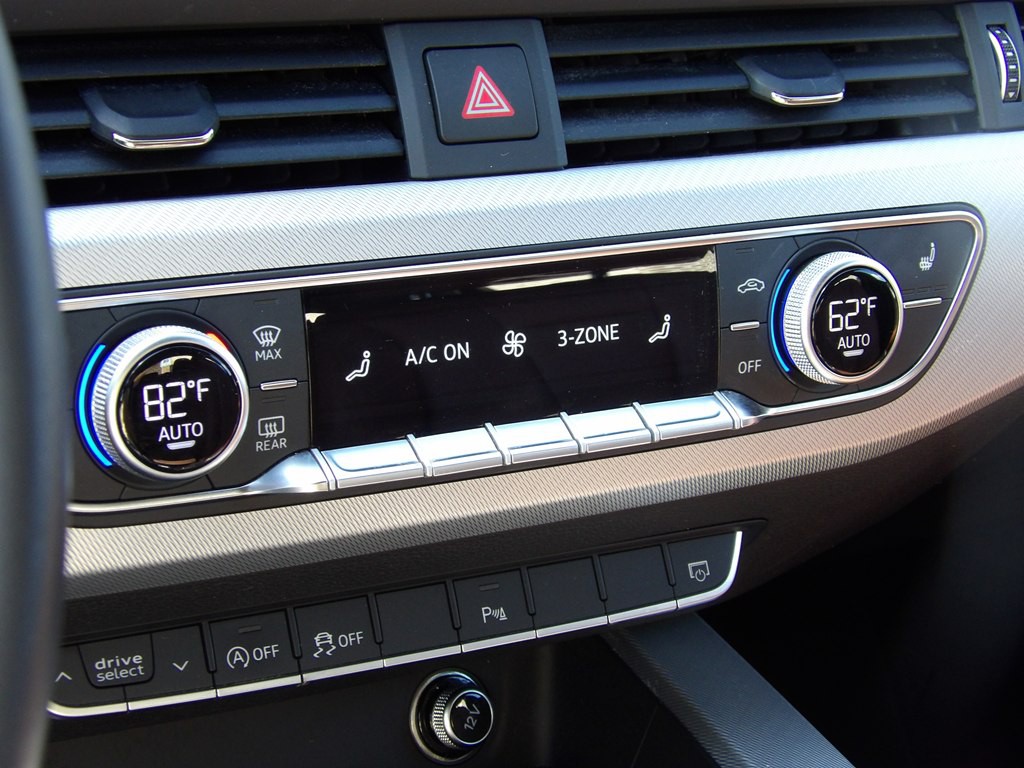 2017 Audi A4 Image 25