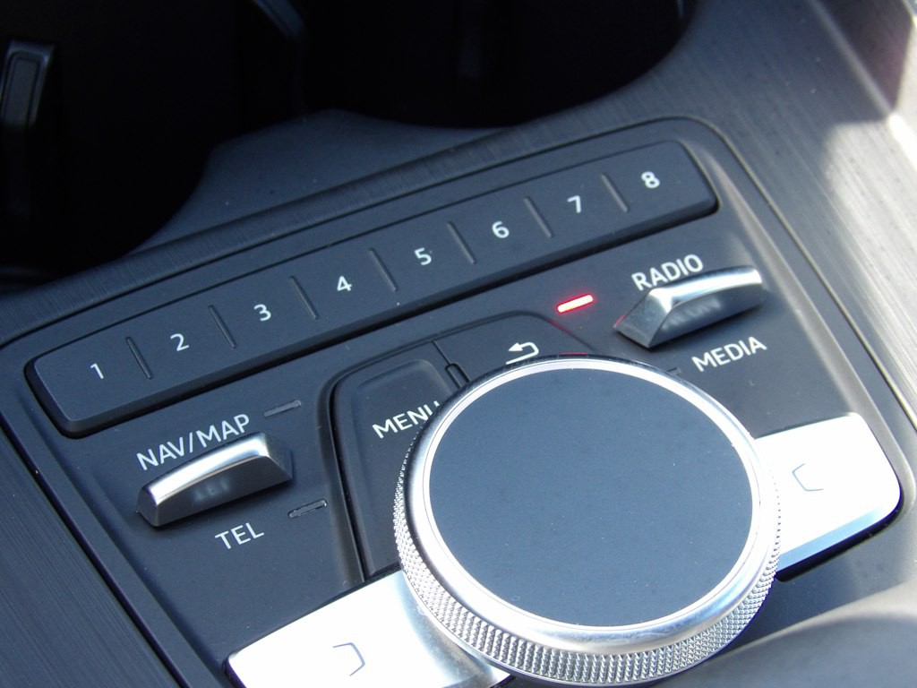 2017 Audi A4 Image 27