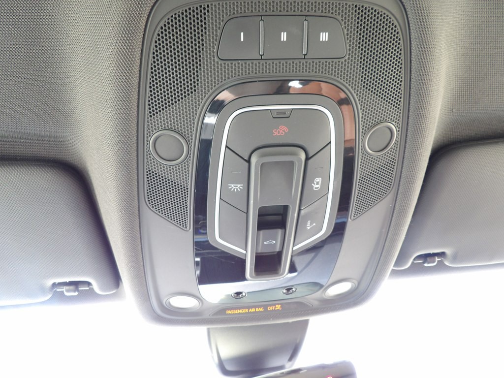 2017 Audi A4 Image 31