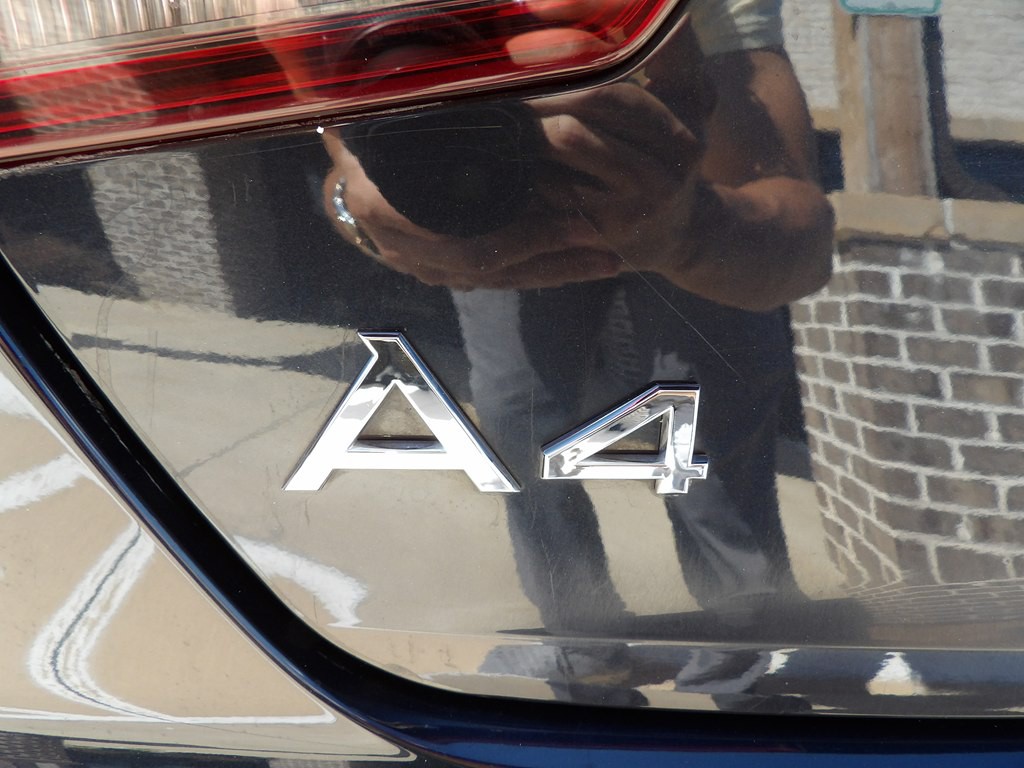 2017 Audi A4 Image 37