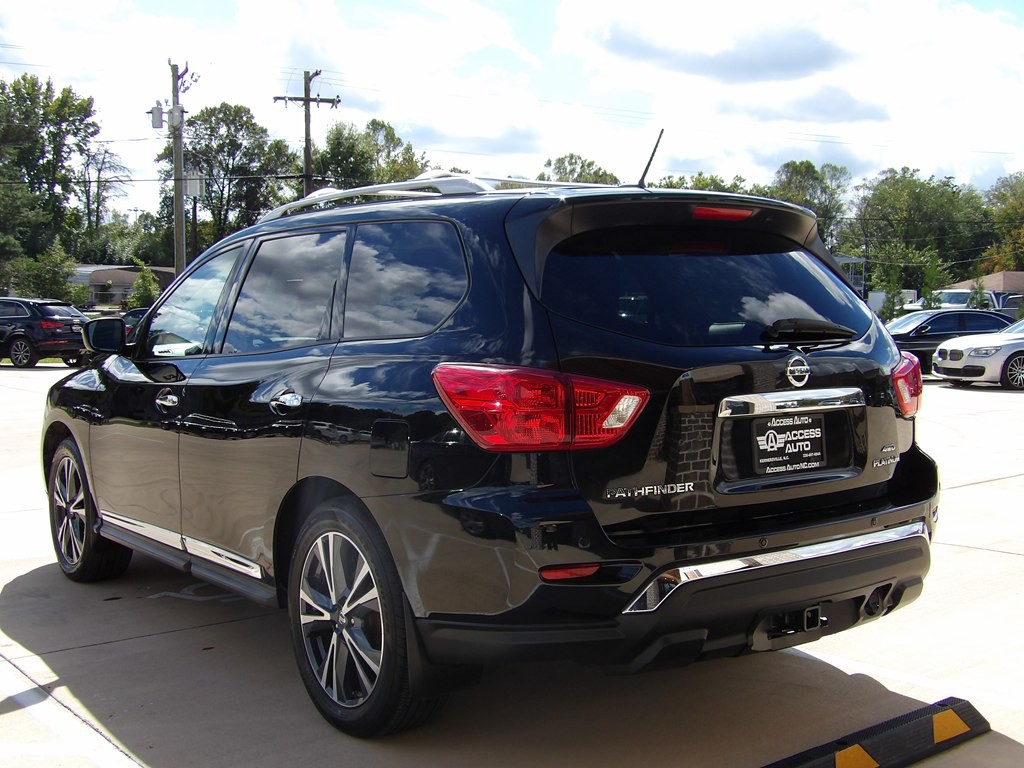 2018 Nissan Pathfinder Image 3