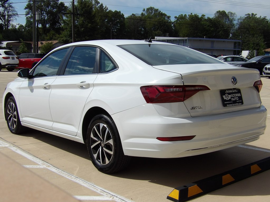 2024 Volkswagen Jetta Image 3