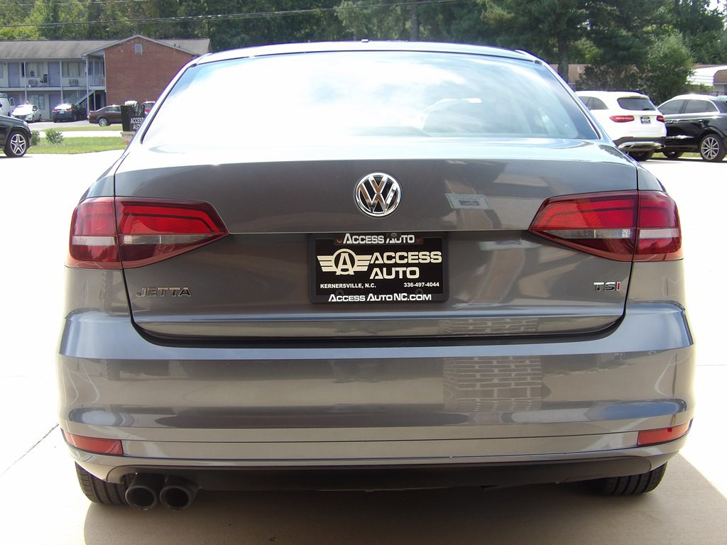 2018 Volkswagen Jetta Image 4