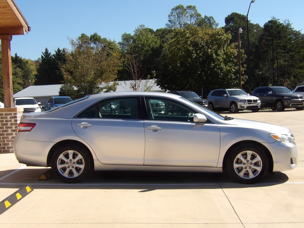 2011 Toyota Camry Image 6