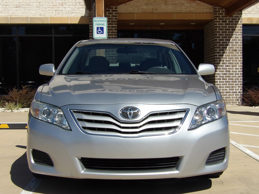2011 Toyota Camry Image 8