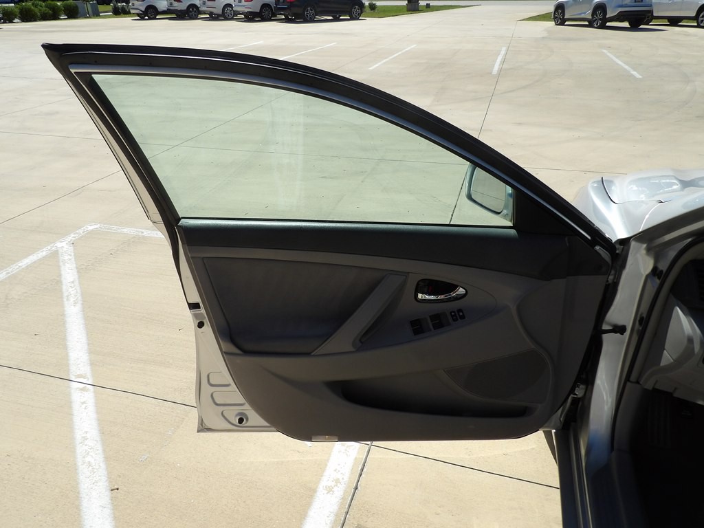 2011 Toyota Camry Image 9