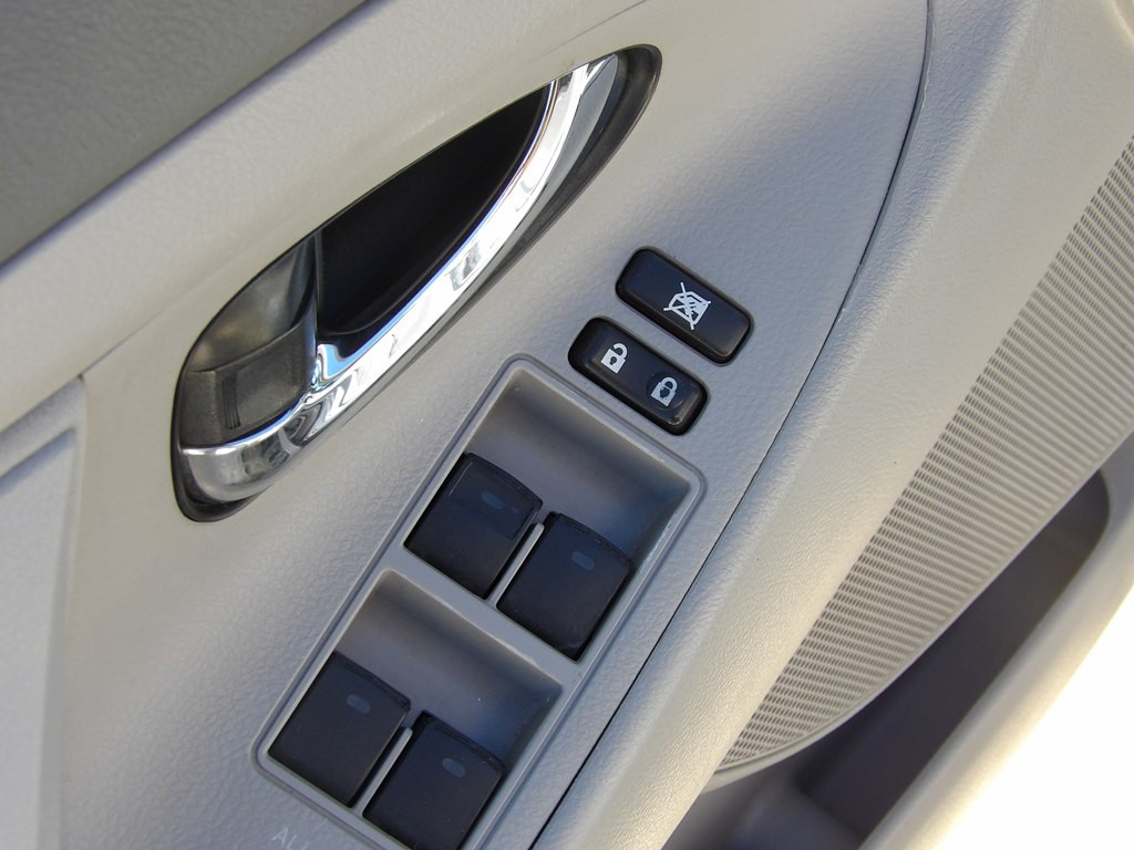 2011 Toyota Camry Image 10