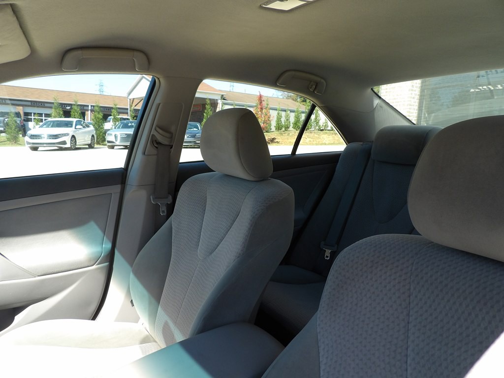 2011 Toyota Camry Image 13