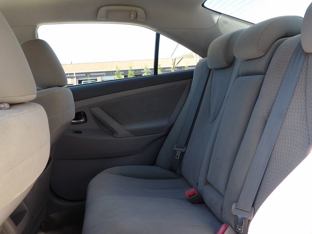 2011 Toyota Camry Image 24