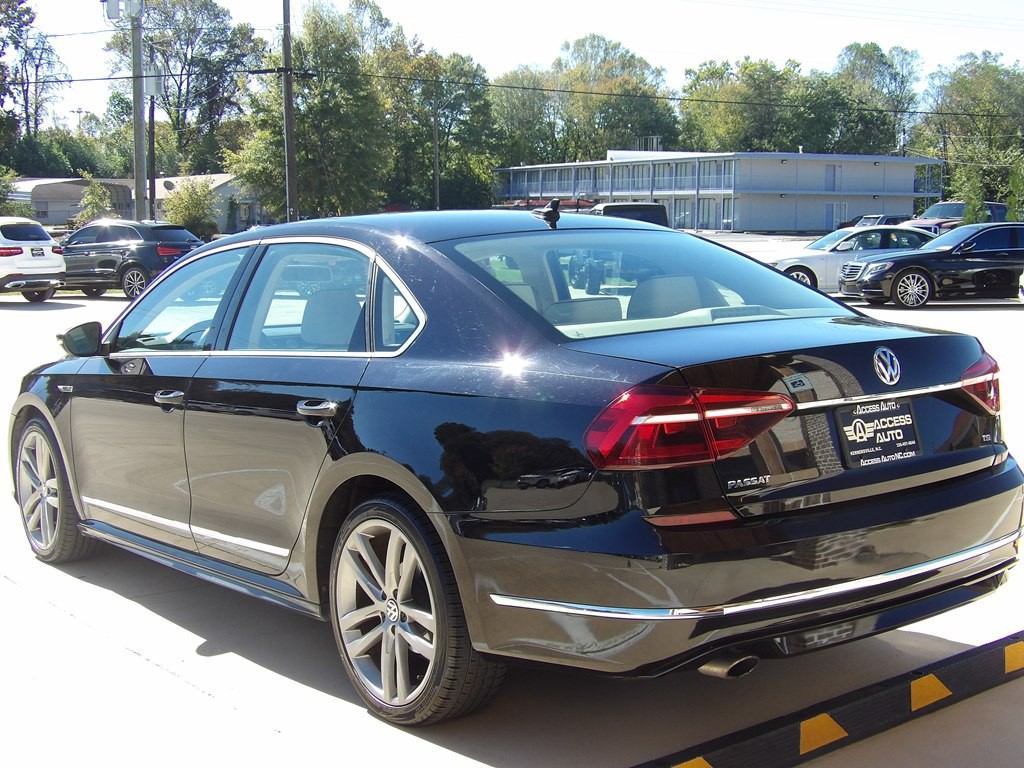 2017 Volkswagen Passat Image 3