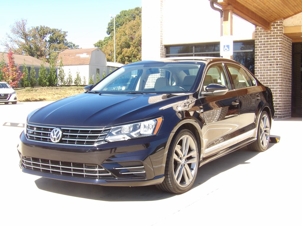 2017 Volkswagen Passat Image 4