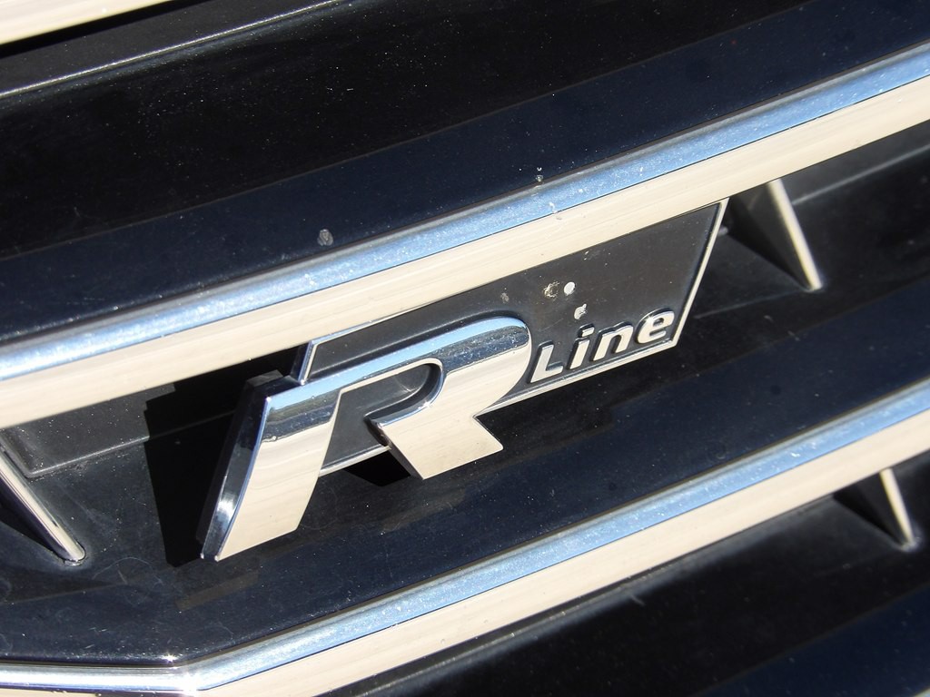 2017 Volkswagen Passat Image 12