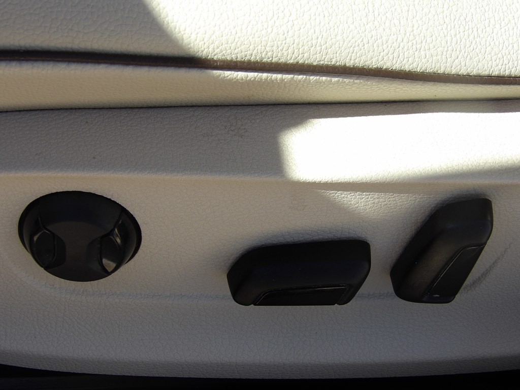 2017 Volkswagen Passat Image 16