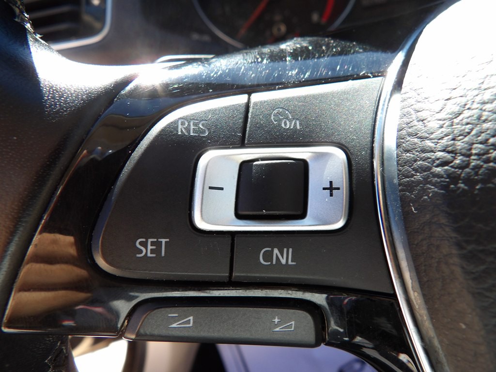 2017 Volkswagen Passat Image 20